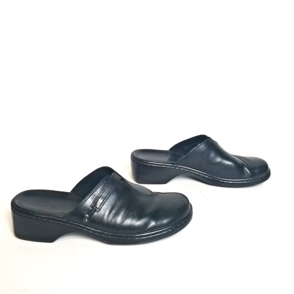 clarks black leather mules